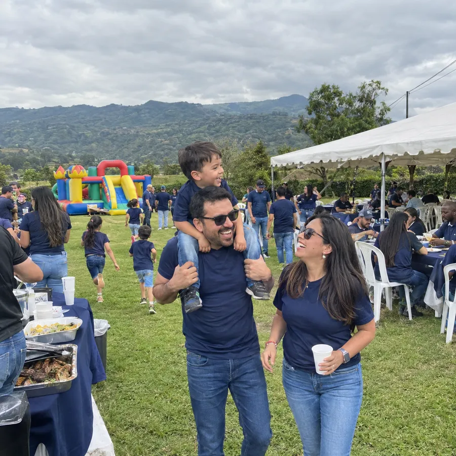 Día de la familia de una empresa en una finca de la sabana de Bogotá